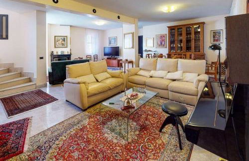 Villa con piscina e giardino a due passi dal mare. - Foto 7