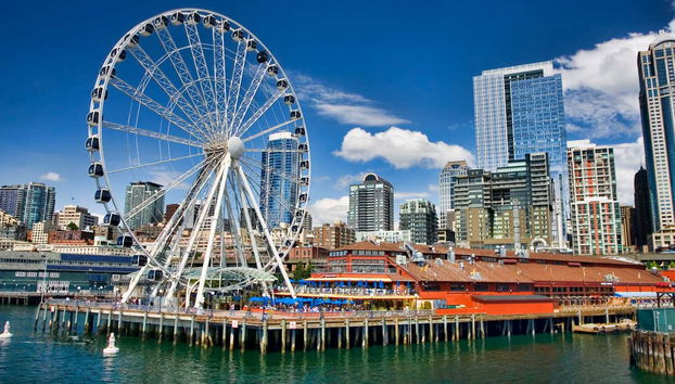 El increíble puerto de Seattle y su noria