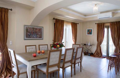 Avra Private Suites - Photo 22