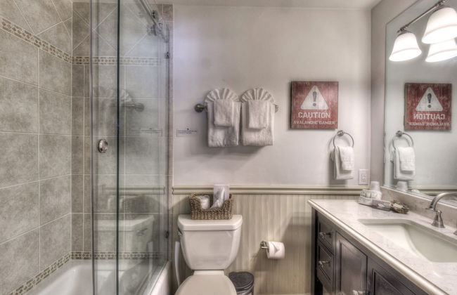 Granlibakken Retreat Near Tahoe Beach! - Photo 16