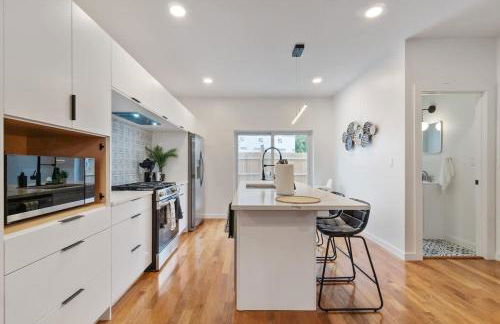 Pet Friendly 3 Bdrm House with Private Yard - Foto 9