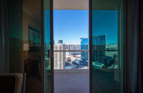 No Resort Fee Strip View Balcony+Free Valet+ Pool - Foto 7