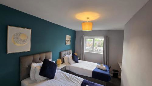 2ndHomeStays- Willenhall-A Serene 3 Bed House with a Garden View-Suitable for Contractors and Families-Sleeps 9 - 7 mins to J10 M6 and 21 mins to Birmingham - Photo 3