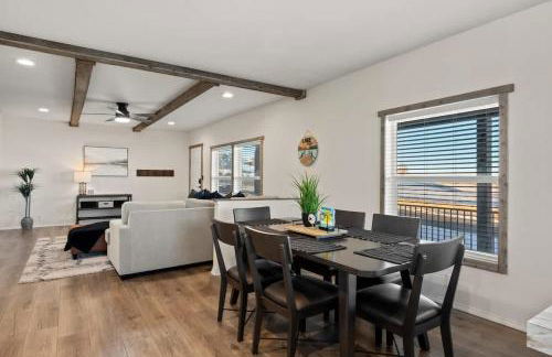 New Bear Lake Home with Beautiful Fall Views - Photo 10