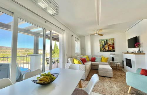 Stunning apartment with overflow pool and golf view - Foto 17