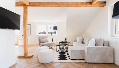 2 BR Loft - LUXUS - MODERN - PARKPLÄTZE - KAFFEE - NETFLIX - WEINBERGBLICK - KÜCHE - BALKON - Foto 5