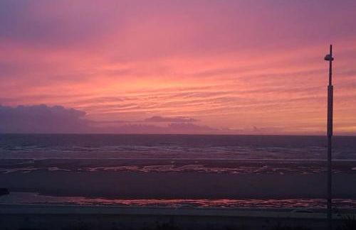 Fabulous beachfront 3 bed house with parking - Foto 55