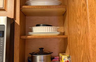 Pet Friendly Fully Furnished 1-Bedroom Oasis - Foto 11