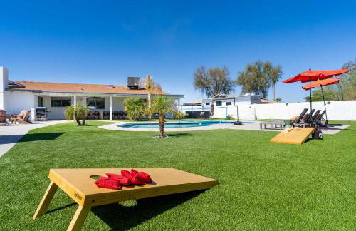 Sleeps 18 Private Pool & Hot Tub Playground - Photo 49