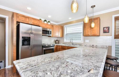 Cream Houseboat 4 Bedroom - Photo 9