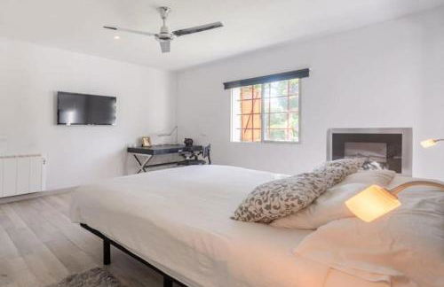 Stylish Ibiza Villa Near Beaches Private Pool & Lush Garden - Foto 7