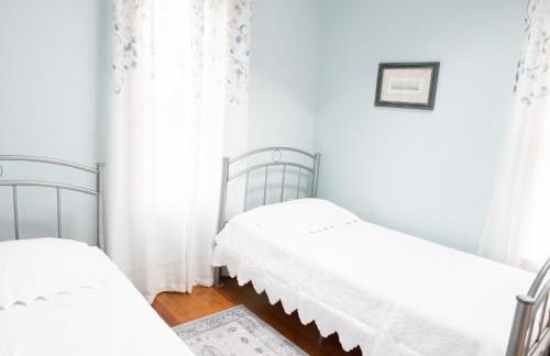 Modern Beautiful Apartment-5 Beds-Full Kitchen-Parking-Super Clean-Great for Groups - Foto 9