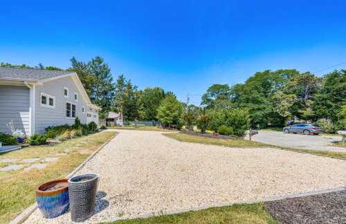 Distinctive Hamptons Home with Pool Near Bay, Ocean - Foto 32