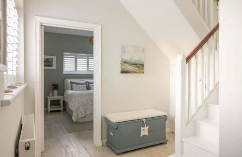 Luxury Beachfront Retreat for 14 with Hot Tub - Photo 50