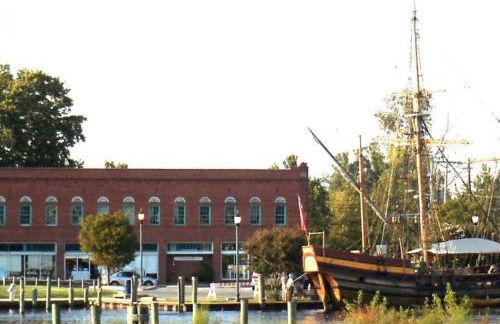 2 bed, 1 bath riverfront loft - Foto 24