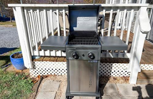 The Orchard, a family friendly home- hot tub, fire pit, yard games - Foto 46