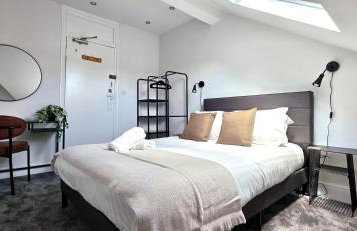 Claude Road Apartments by Switchback Stays - Photo 28