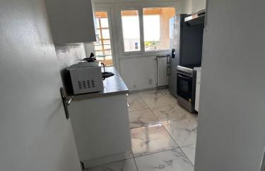 Large 3 bedroom cozy apartment - Foto 18