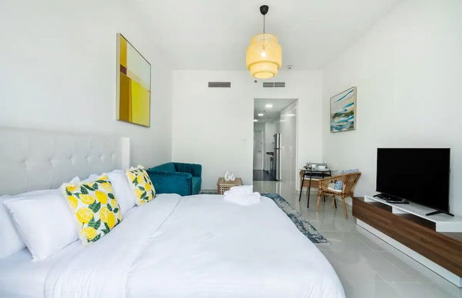 Cozy studio at Damac Hills - Photo 1