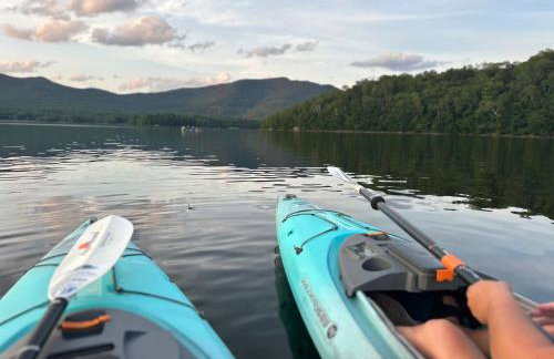 Private 5-Acre Escape - Pool, Lake & Gardens - Foto 23