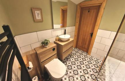 Flexible Accommodation - Newly renovated characterful cottage - Photo 21