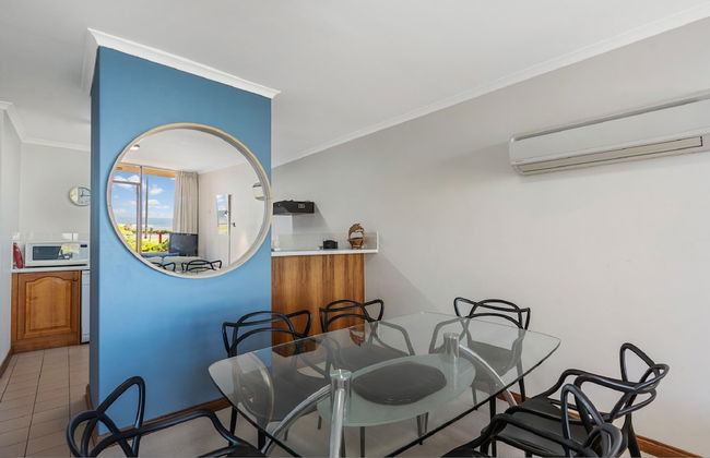 By The Sea Beachfront Apartment Wifi - Photo 20