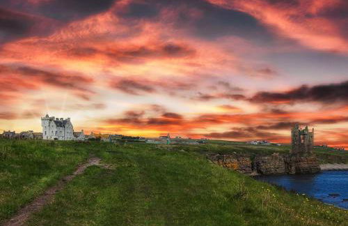 Seaview Apartment - Photo 12