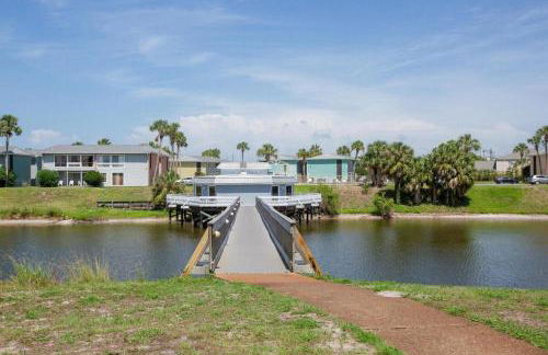 240 Queen Bed, 3 Pools, 80in TV - Foto 8