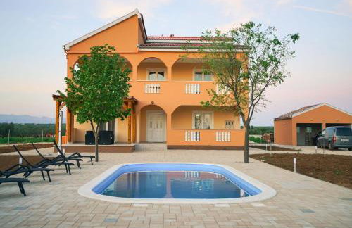 Holiday Home in Prkos With Private Pool - Foto 18
