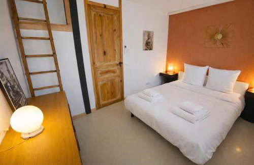 CITE MEDIEVALE- LE REMP'ART - 3 Chambres Tout Confort-au pied de la Cité- Accès direct piétons - parking gratuit - Foto 12