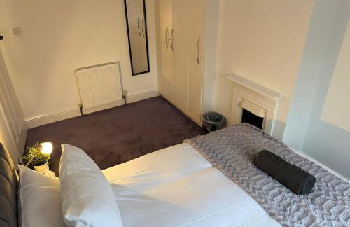 Cosy 2-bed NR New Cross Hospital - Foto 13
