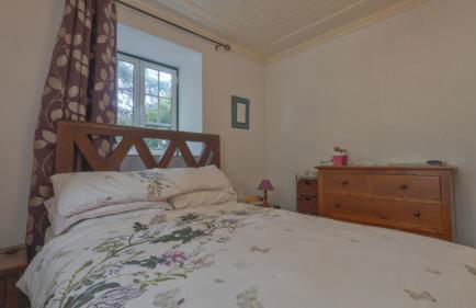 Large, converted farmhouse with pool - Foto 36