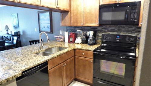 Cocoa Beach - Oceanfront - Steps to the Pier and Ocean - Foto 2