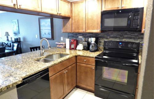 Cocoa Beach - Oceanfront - Steps to the Pier and Ocean - Foto 2