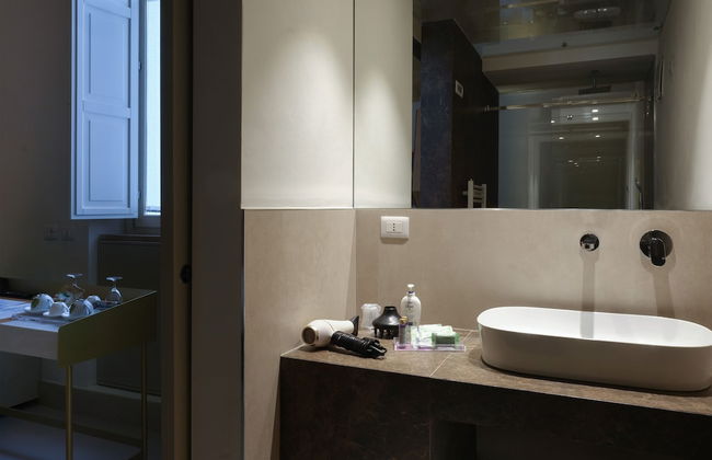 Euvodia Luxury Rooms - Photo 13