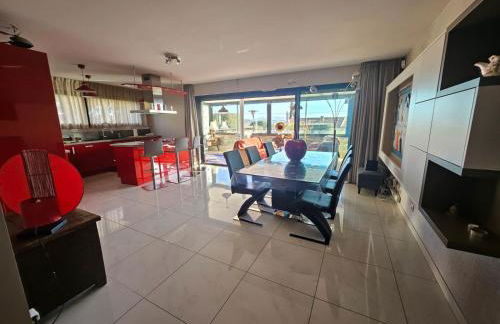 Petit Paradis à Bandol t4 piscine clim Parking Fibre Coffre-fort - Foto 2