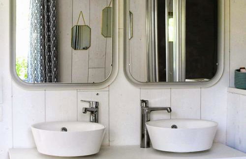 Superbe maison rénovée, 250m de l'océan, 12 pers, terrasse, jardin, proche plage Kerleven et golf - FR-1-481-164 - Foto 24