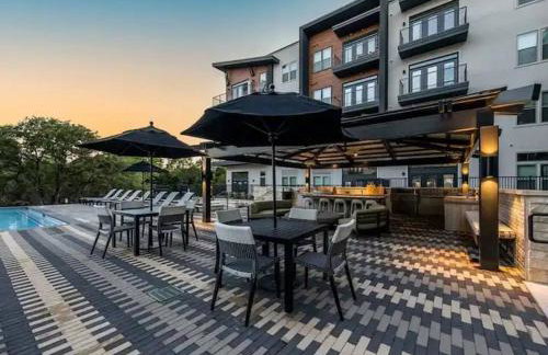 Luxurious New Unit 1Bd1Ba Pool Golf Sim - Foto 20