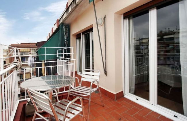 BarcelonaForRent The Sagrada Penthouse - Photo 16