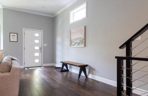 Lovely Modern 3BR-3BA Grove Home ABODEbucks - Photo 2