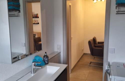 Ferienwohnung Wiesengrund, Ruhig im Ortsteil von Roth, nähe Rothsee, 25 min Messe Nbg - Foto 5