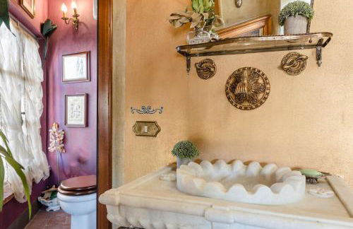 La Dimora dei Conti, Indulge in a Country Farmhouse Apartment with Jacuzzi Facing the Town! - Foto 41