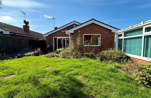 Modern 3 Bedroom Bungalow, EV Friendly, Parking Included - Foto 36