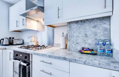 Newly Refurbished 3 Bed 2.5 Bath House in Staines - Foto 10