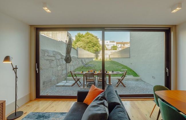 Legacy Oporto Premium Apartment B by Vacationy - Photo 4