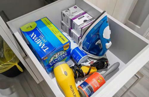 C- Vibrant and Glam NoHo Pad near U-Studios and H-Sign - Foto 32