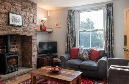 Keeper's Cottage - Photo 2