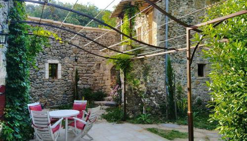 Les Châtaigniers Gîtes du Mas Haut - Foto 3, Garden