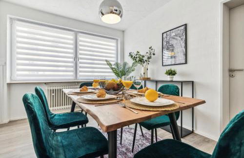 Gelbe Koffer - Großes 3 SZ Apartment Homburg - 1 km Uniklinik - bis 6 Pers - Balkon - Parkplatz - Self-Check-in - Foto 25