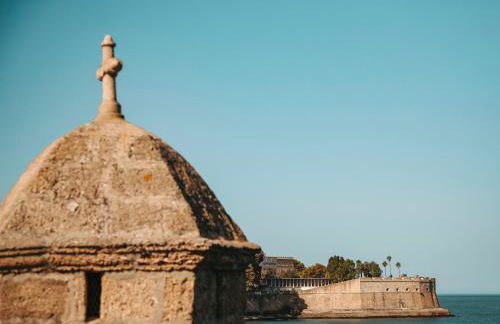 Hidden Gem GRAN TEATRO FALLA SUITES by ApartmentsinCadiz - Photo 54